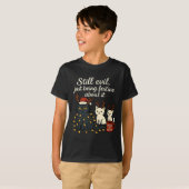 Still Evil, Just Being Festive About It Funny Cat  Tシャツ (正面フル)