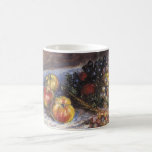 Still Life with Apple and Grues by Claude Monet コーヒーマグカップ<br><div class="desc">Still Life with Apple and Grues (1880) by Claude Monetはヴィンテージの印象派のアート素晴らし・スチル・ライフ絵画ズだ。感謝のディナーにセットされたリンゴとブドウを含むテーブルの上のバスケットの様々な果物。アーティストについて：クロード・モネ(1840-1926)は印象派の運動の創始者であフランスのり絵画、その絵画の大部分は「空中に浮かぶ」（野外に浮かぶ）スタイル印象派の風景である。</div>