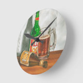 Still Life with Beer by Jennifer Goldberger ラウンド壁時計 (傾斜)