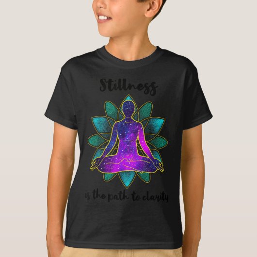 Stillness Is The Path To Clarity Gratitude Motivat Tシャツ (正面)