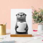 Stoic Otter Holding Toilet Paper Roll Black White アクリルサイン (ウェディング)