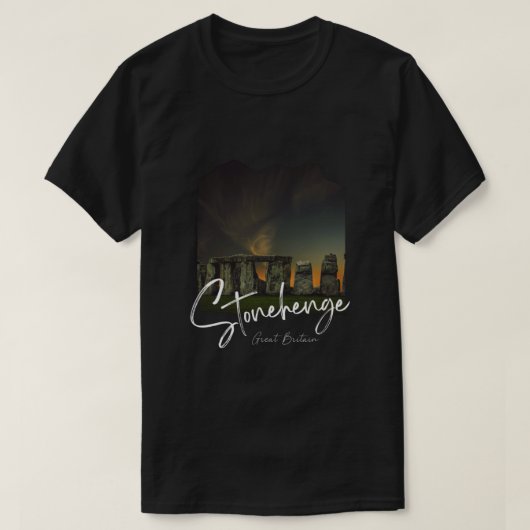 Stonehengeイギリス土産 – Stonehenge At Nigh L Tシャツ (デザイン正面)
