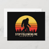 Stop Following Me | Bigfoot Retro Design ポストカード (正面/裏面)