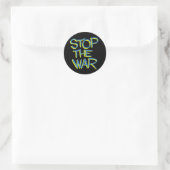 stop war peace symbol ukraine flag text message ラウンドシール (バッグ)