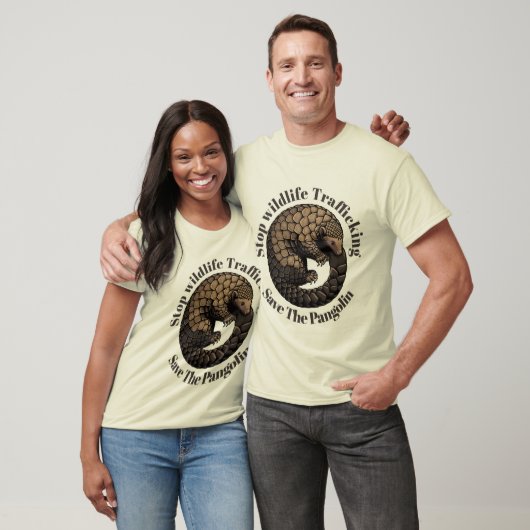 Stop wildlife trafficking - Save the pangolin  Tシャツ (ユニセックス)