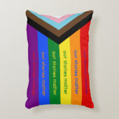 Stories Matter Gay Pride Intersection Rainbow Flag アクセントクッション (正面(垂直))