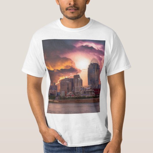 Stormy Cincinnati 素晴らし American Ball Park T-Shirt Tシャツ (正面)