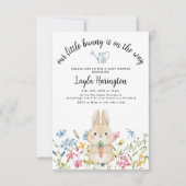 Storybook Rabbit Boy Baby Shower Floral Wildflower 招待状 (正面)