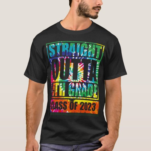 Straight Outta 5th Grade Great Graduation   2 Tシャツ (正面)