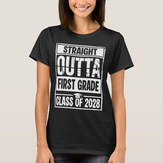 Straight outta first grade graduation class of tシャツ (正面)