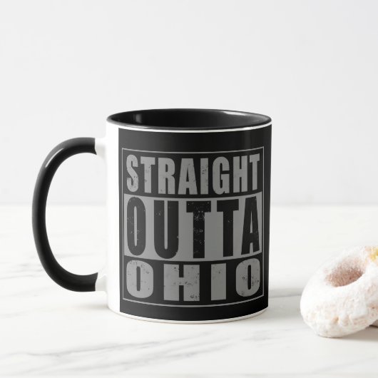 Straight Outta Ohio Word Art マグカップ (ドーナツ)