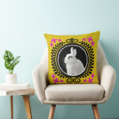 Strange White Bunny: Yellow, Magenta, Red, & Black クッション (椅子)