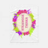 Stranger thinks quote in 80s tv show style フリースブランケット (正面)