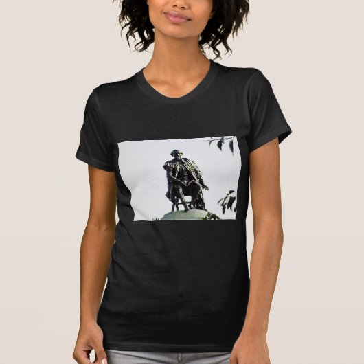 StratfordにAvonシェークスピアの彫像のjGibney Tシャツ (正面)