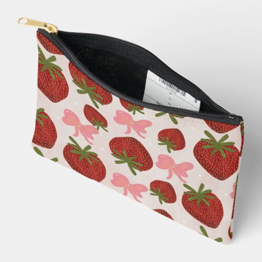 Strawberries and Bows Pouch アクセサリーポーチ (見開き)