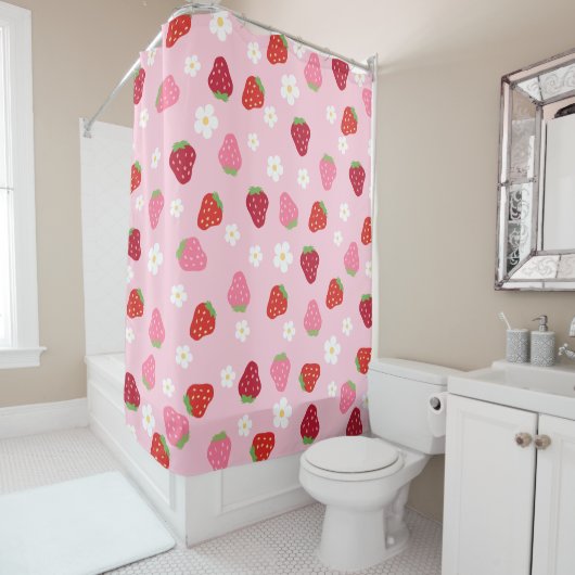 Strawberries & Daisies Shower Curtain シャワーカーテン (インサイチュ)