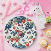 Strawberries With Blueberries and Butterflies ペーパープレート (パーティー)