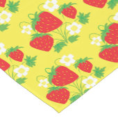 Strawberry and Flower Yellow Pattern ショートテーブルランナー (コーナー)