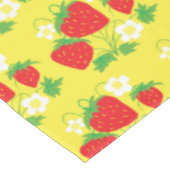 Strawberry and Flower Yellow Pattern テーブルクロス (アングル)
