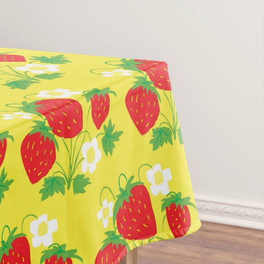 Strawberry and Flower Yellow Pattern テーブルクロス (インサイチュ)