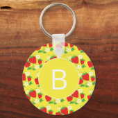 Strawberry and Flower Yellow Pattern Monogrammed キーホルダー (正面)