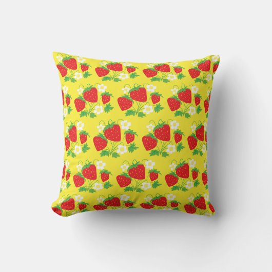 Strawberry and Flower Yellow Pattern Throw Pillow クッション (正面)