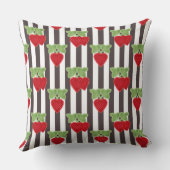 Strawberry applique on striped background retro クッション (裏面)