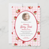 Strawberry-Berry First Girl 1st Birthday Photo 招待状 (正面)