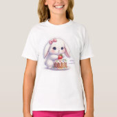 Strawberry Cake Bunny - Careful Decorating Kawaii Tシャツ (正面)