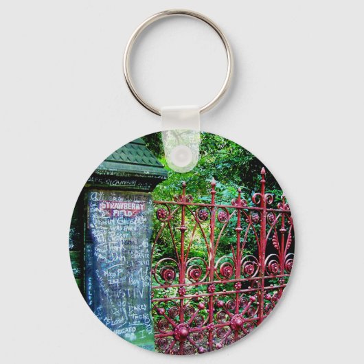 Strawberry Field Gates(英国リバプール) キーホルダー (正面)