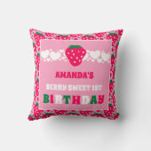 Strawberry First Birthday Celebration クッション (裏面)