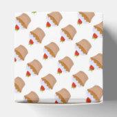 Strawberry Iced Bun Cake Pattern フェイバーボックス (上部)