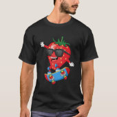 Strawberry Riding Skateboard S Tシャツ (正面)
