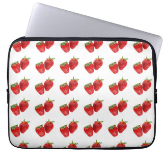 Strawberry Seamless Pattern – Cute Red Fruit on Wh ラップトップスリーブ