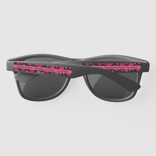 Strawberry Sunglasses With Summer Patch Phrase サングラス (裏面)