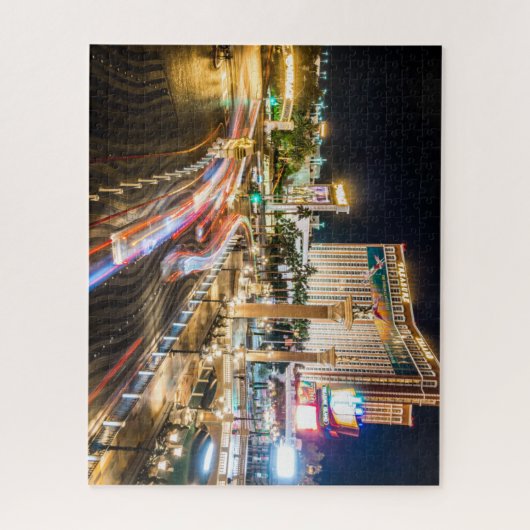Street View of Las Vegas Nevada in the Evening ジグソーパズル (縦)