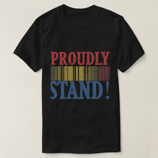 : Strength in Unity：誇らしげにWe Stand Tee Tシャツ (デザイン正面)