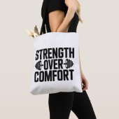 Strength Over Comfort Motivational Gym Tote Bag トートバッグ (クローズアップ)