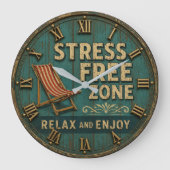 Stress Free Zone Rustic Beach House Decor ラージ壁時計 (正面)