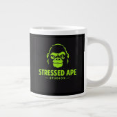 Stressed Ape Studios Green Logo ジャンボコーヒーマグカップ (右)