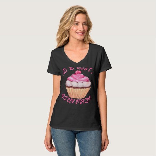 Stressed Is Just Desserts Backwards Cupcake Tシャツ (正面フル)