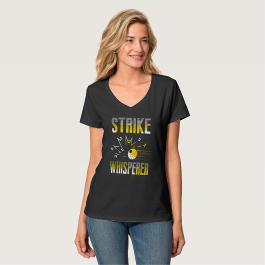 Strike Whisperer Bowling  Bowler Team Gag Tシャツ (正面フル)