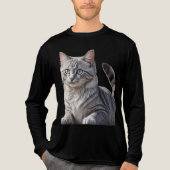 Striking Gray Tabby Cat with Green Eyes トライブレンドＴシャツ (正面)