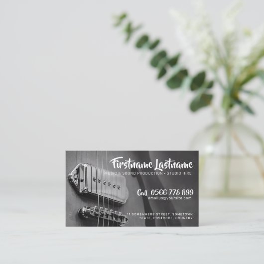 Strings Studio Guitar GreyAZ名刺 名刺 (スタンド正面)