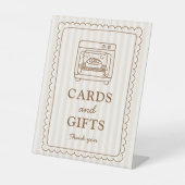 Stripe Bun in the Oven Cards and Gifts Sign 台座サイン (正面)