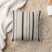 Striped Navy Blue and Cream Throw Cushion クッション (ブランケット)
