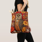 Striped Owl And Zinnia Flowers トートバッグ (クローズアップ)