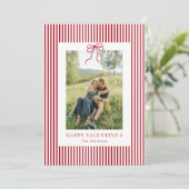 Striped Red Bow Family Photo Valentine’s Day Card シーズンカード (スタンド正面)