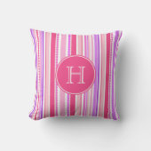 Stripeyはピンクの紫色のモノグラムの装飾用クッションに玉を付けます クッション (正面)