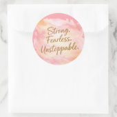 Strong, Fearless & Unstoppable Motivational ラウンドシール (バッグ)